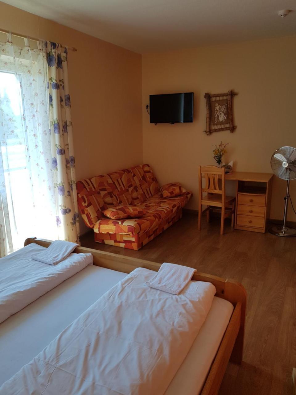 Aitinlauvas Hotel Tireli Exterior photo
